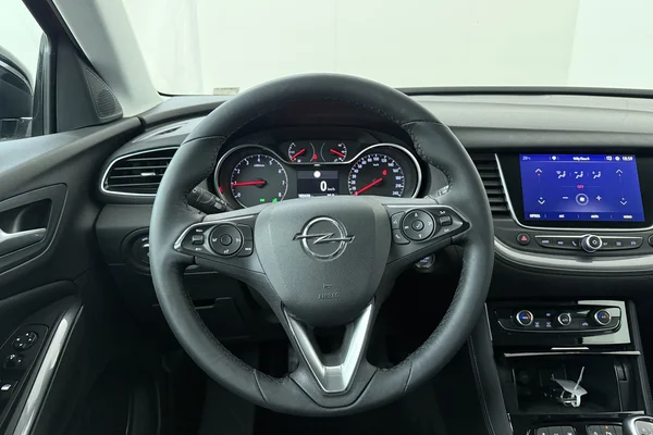 Opel Grandland X (2019) — foto 2 van 24