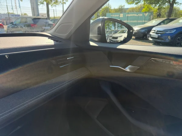 VOLKSWAGEN Passat SW (2024) — foto 15 van 22