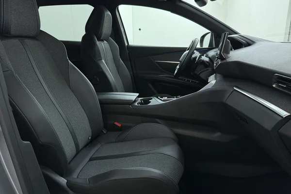 Peugeot 3008 PHEV (2023) — foto 17 van 19