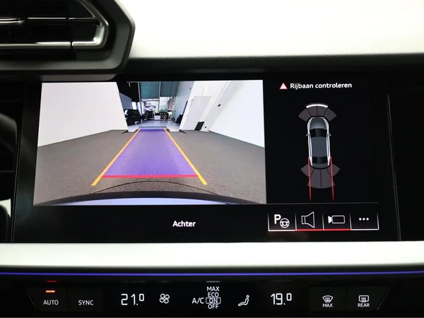 AUDI A3 Sedan (2025) — foto 13 van 24