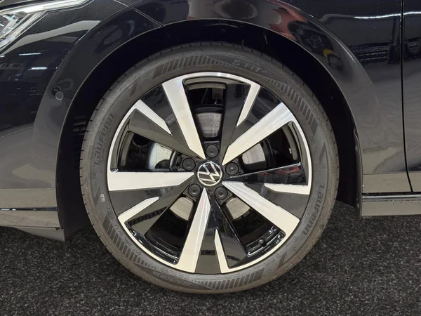 VOLKSWAGEN Golf VIII (2026) — foto 9 van 21