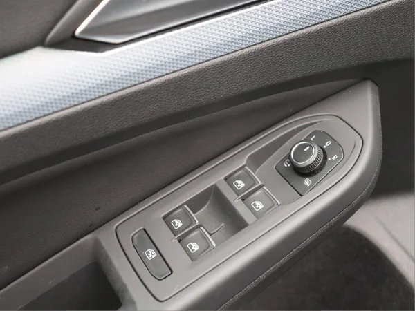 VOLKSWAGEN Golf VIII (2025) — foto 5 van 19