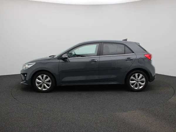 Kia Rio (2023) — foto 33 van 38