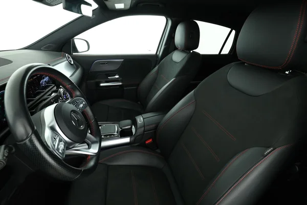 Mercedes-Benz EQA (2021) — foto 2 van 17