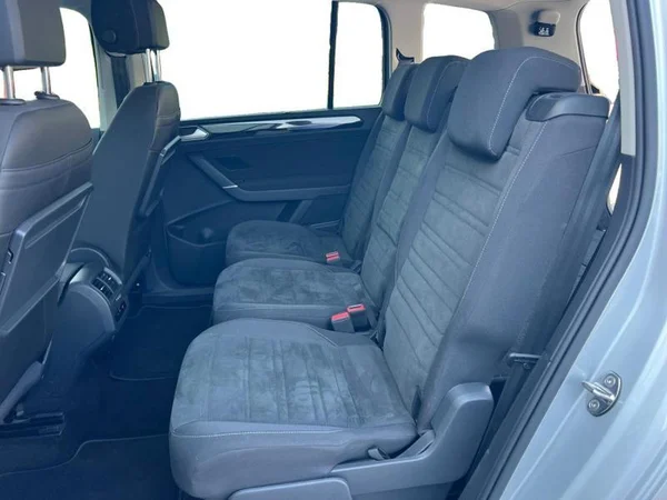 VOLKSWAGEN Touran Dsl (2024) — foto 8 van 26