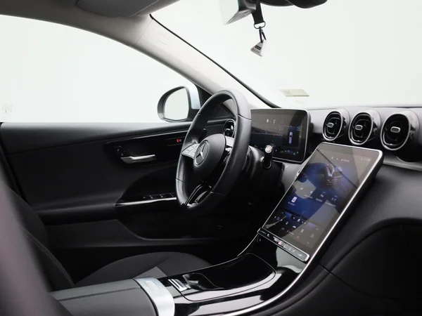 Mercedes-Benz C-Klasse (2022) — foto 29 van 43
