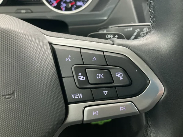 VOLKSWAGEN Tiguan (2022) — foto 18 van 36