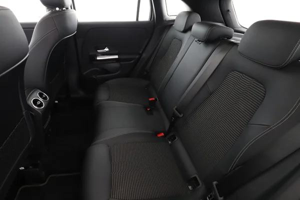 Mercedes-Benz GLA-Klasse (2021) — foto 5 van 16