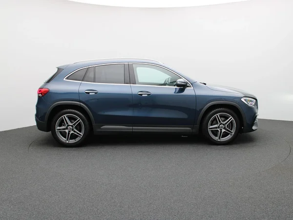 Mercedes-Benz GLA (2022) — foto 27 van 30