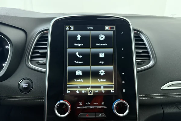 Renault Grand Scenic (2021) — foto 3 van 28