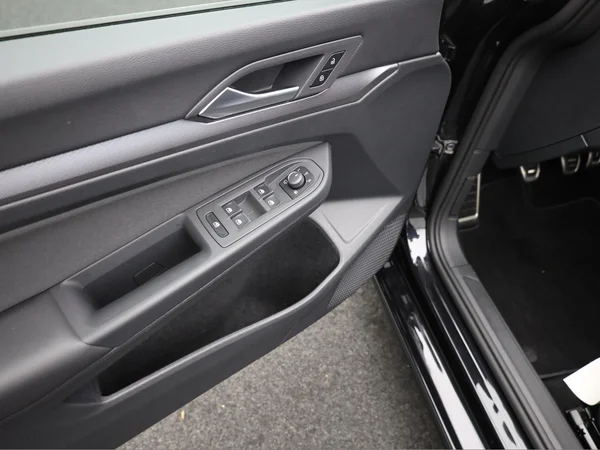 VOLKSWAGEN Golf VIII (2023) — foto 5 van 19