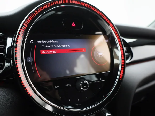 MINI Cooper (2022) — foto 19 van 40