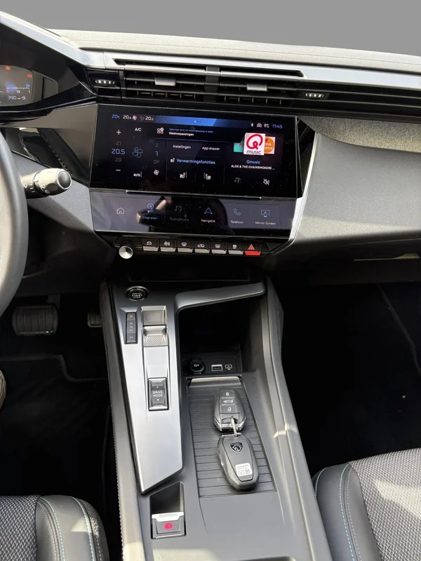 Peugeot 308 (2022) — foto 8 van 20