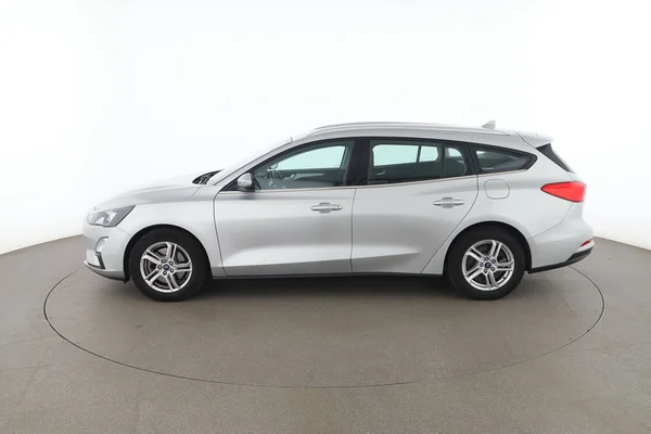 Ford Focus (2020) — foto 9 van 16