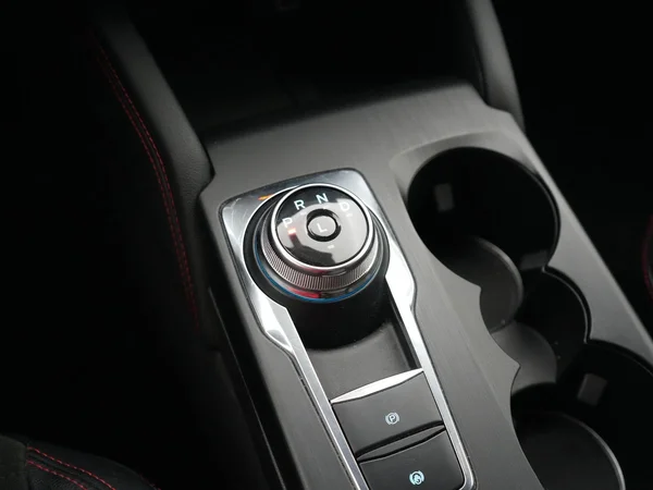 Ford Kuga (2023) — foto 2 van 28