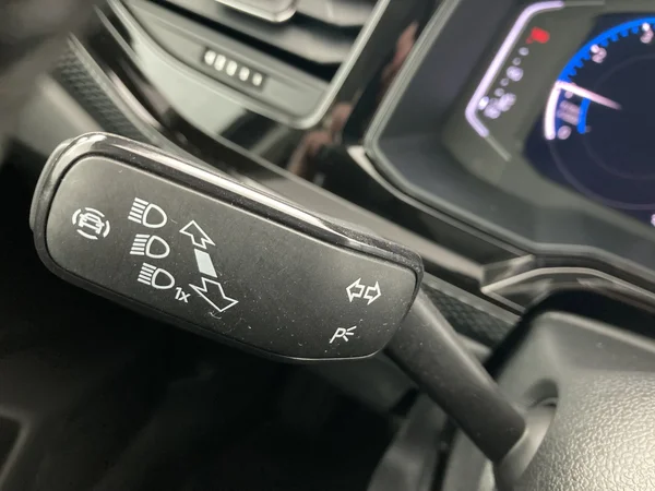 VOLKSWAGEN Taigo (2023) — foto 24 van 36