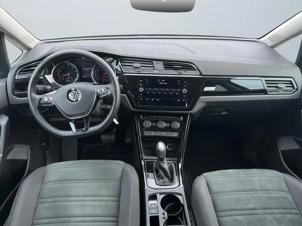 VOLKSWAGEN Touran (2020) — foto 7 van 33