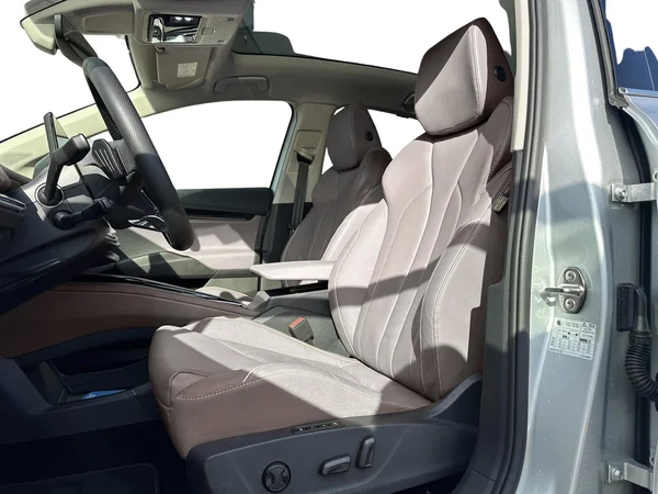 SKODA Enyaq Coupé (2023) — foto 2 van 15