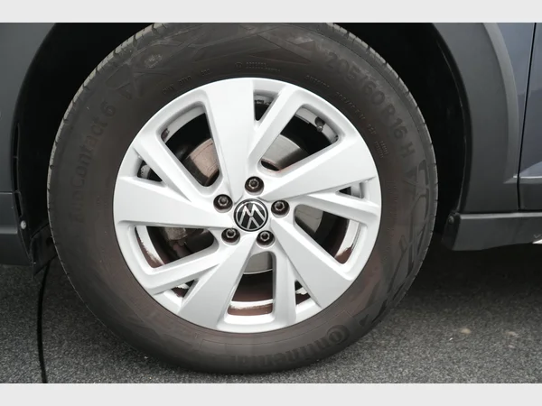 VOLKSWAGEN Taigo (2022) — foto 21 van 24