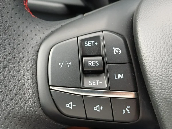 Ford Kuga (2025) — foto 6 van 23