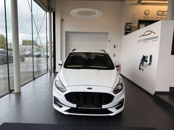 Ford S-Max (2023) — foto 12 van 22