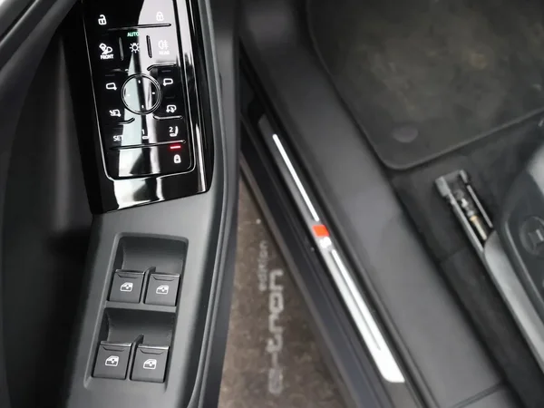 Audi SQ6 e-tron (2025) — foto 11 van 28