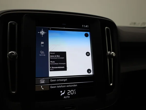 Volvo XC40 (2021) — foto 13 van 41