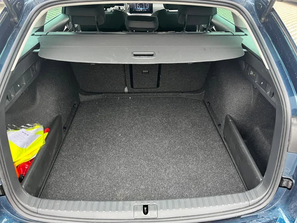 SKODA Octavia Combi (2024) — foto 5 van 24