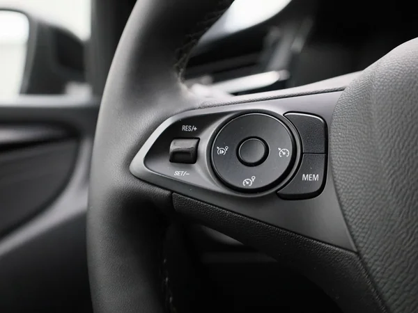 Opel Corsa-e (2023) — foto 16 van 48