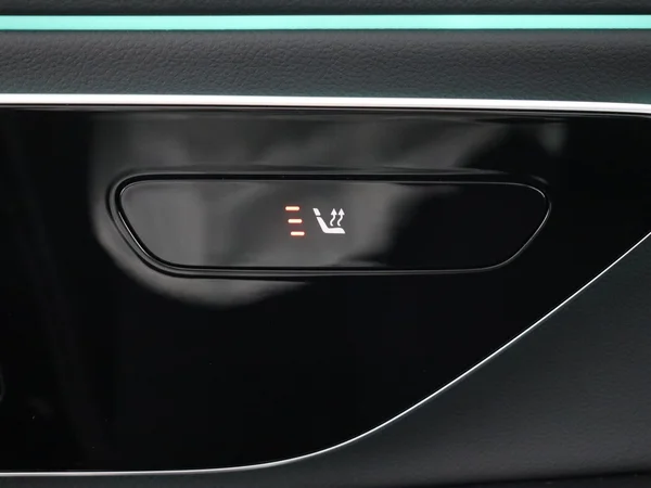 MERCEDES E 220 (2024) — foto 18 van 29
