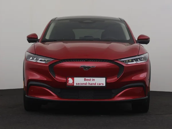 FORD Mustang Mach-E (2022) — foto 31 van 33