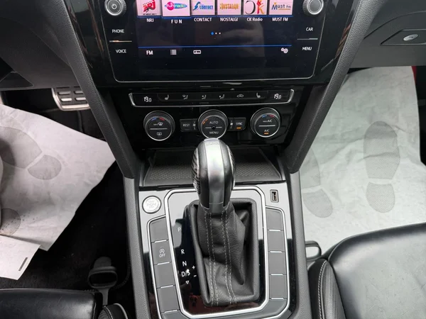 VOLKSWAGEN Arteon (2019) — foto 8 van 21