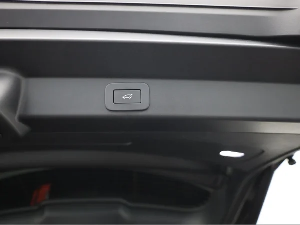LAND ROVER Range Rover Sport PHEV (2024) — foto 3 van 28