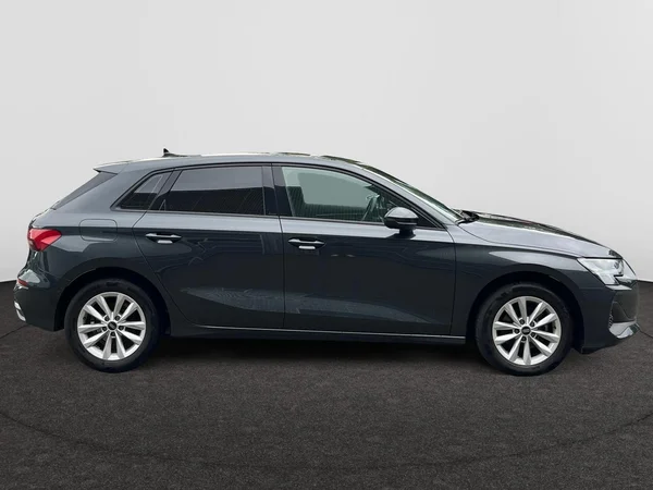 AUDI A3 Sportback (2024) — foto 20 van 21