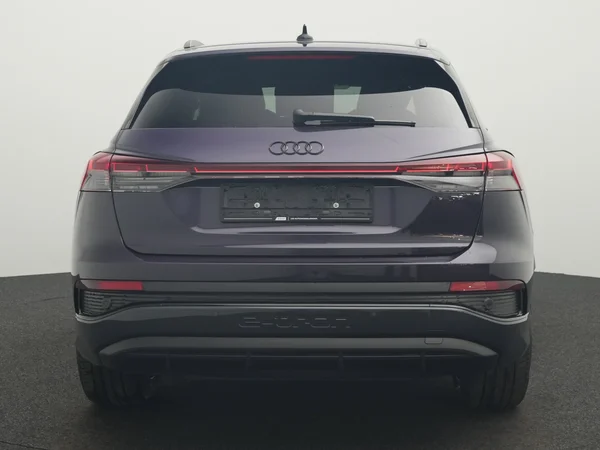 AUDI Q4 e-tron (2025) — foto 18 van 20