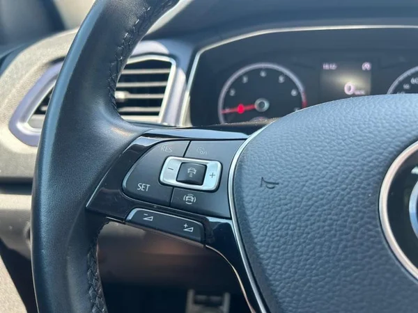 VOLKSWAGEN T-Roc (2021) — foto 17 van 31