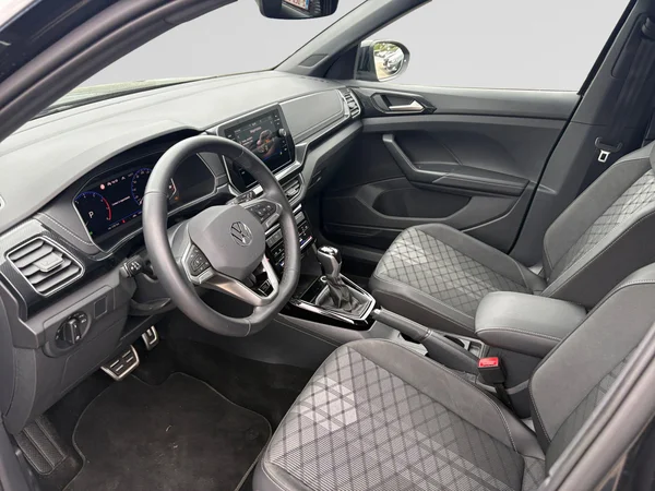 VOLKSWAGEN T-Cross (2025) — foto 2 van 24