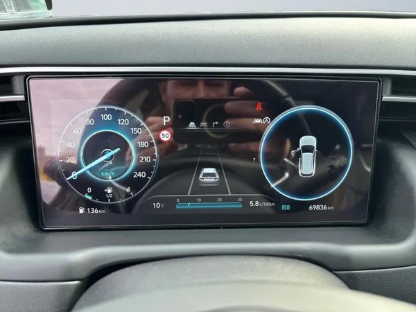 HYUNDAI Tucson (2022) — foto 2 van 31