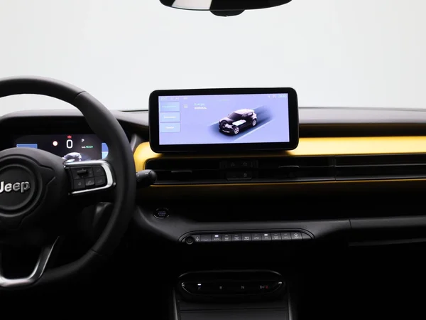 Jeep Avenger (2024) — foto 3 van 42