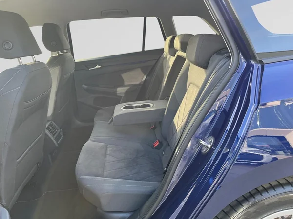 VOLKSWAGEN Golf VIII SW (2024) — foto 19 van 22