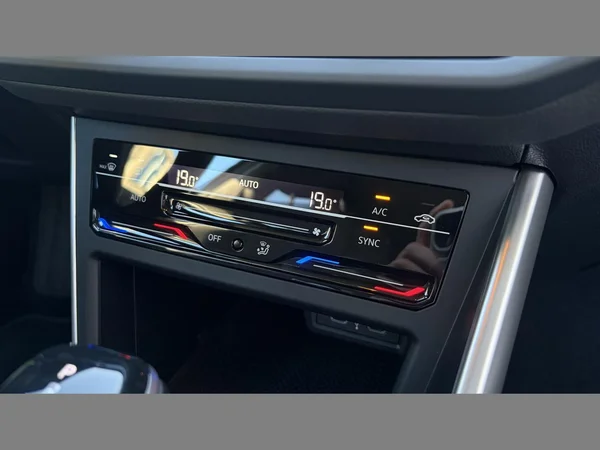 VOLKSWAGEN Polo (2023) — foto 7 van 15
