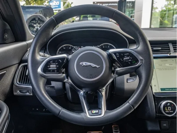 Jaguar E-PACE (2023) — foto 14 van 29