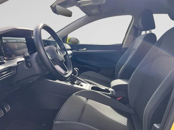 VOLKSWAGEN Golf VIII (2022) — foto 11 van 24