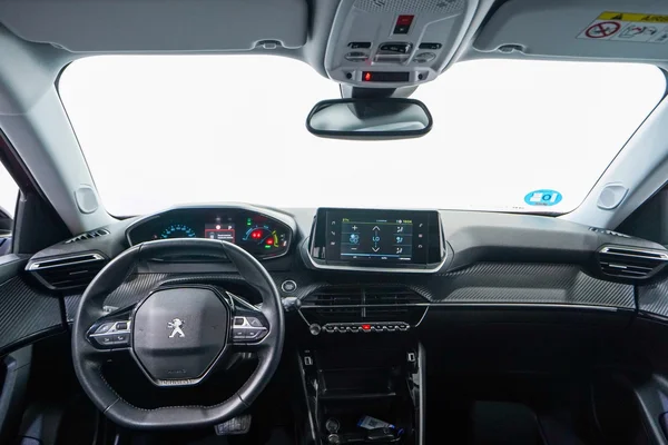 Peugeot E-2008 (2022) — foto 3 van 56