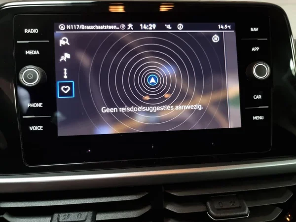 VOLKSWAGEN T-Roc (2022) — foto 13 van 23