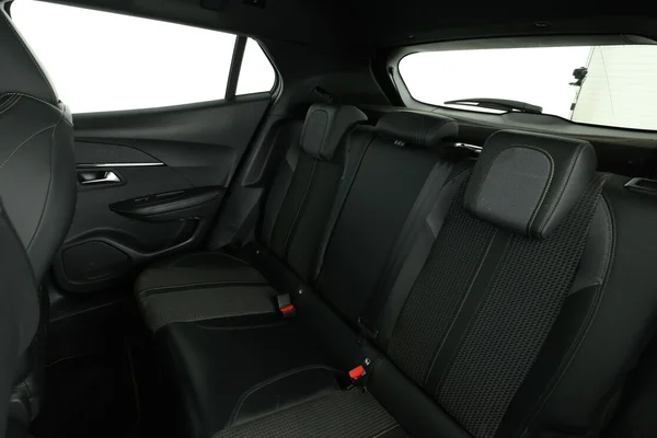 Peugeot 2008 (2008) — foto 5 van 16
