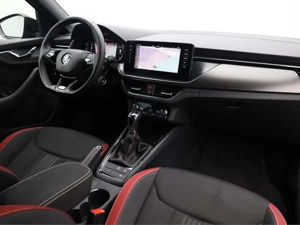 SKODA Kamiq (2022) — foto 16 van 22