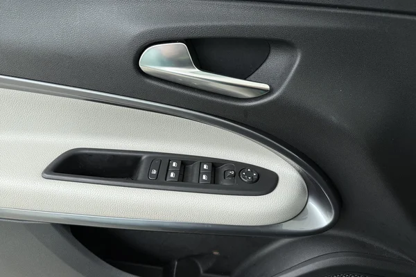 Fiat 600 (2025) — foto 8 van 19