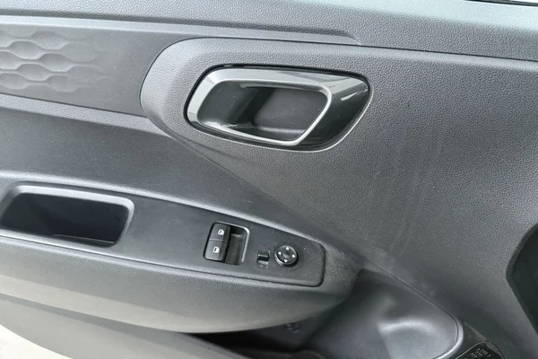 Hyundai i10 (2022) — foto 8 van 20