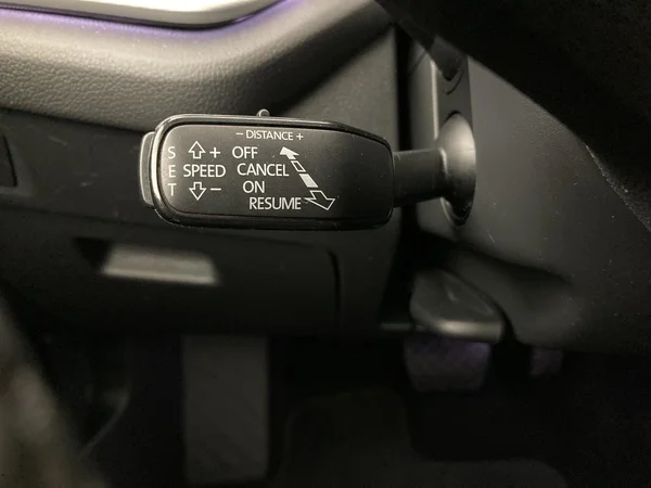 SKODA Octavia Combi PHEV (2022) — foto 2 van 36